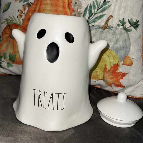 NEW Rae Dunn Halloween Canister “Treats” 👻 - Picture 3 of 3